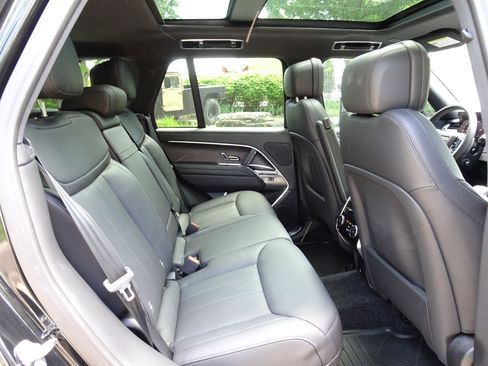 Certified 2024 Land Rover Range Rover SE AWD/4WD image 22