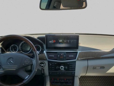 Used 2011 Mercedes-Benz E 350 4MATIC Sedan image 10