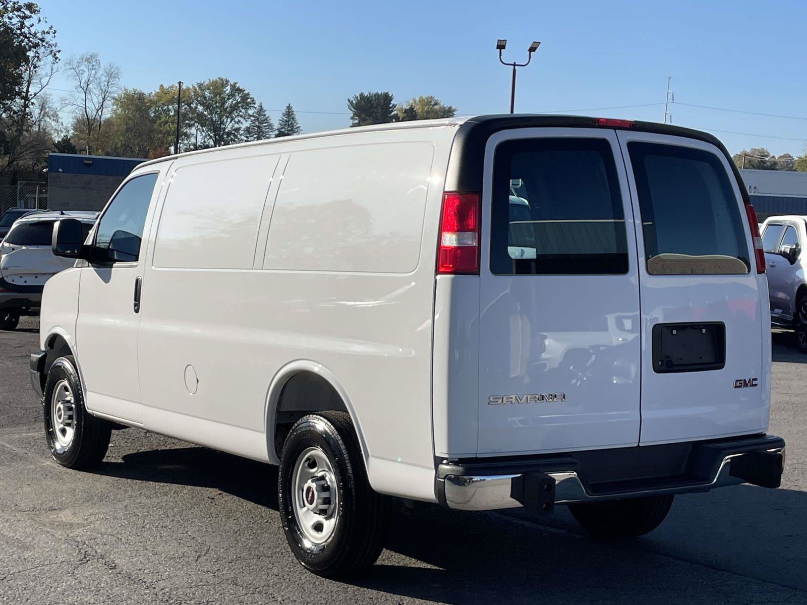 Certified 2025 GMC Savana 2500 w/ Driver Convenience Package RWD image 5
