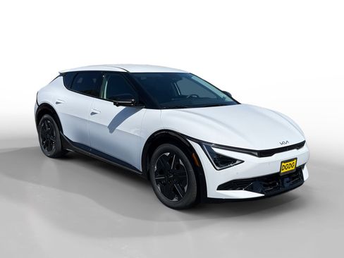 New 2025 Kia EV6 Wind image 7