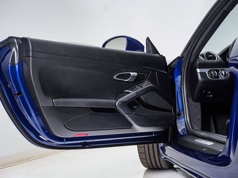 Used 2024 Porsche 718 Cayman RWD image 28