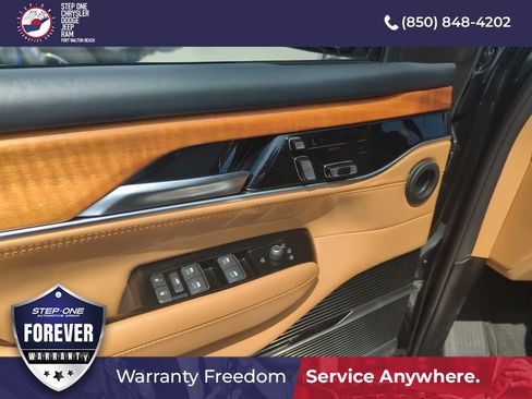 Used 2023 Jeep Grand Wagoneer Series III AWD/4WD image 18