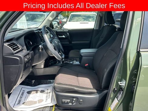 Used 2022 Toyota 4Runner TRD Off-Road AWD/4WD image 2