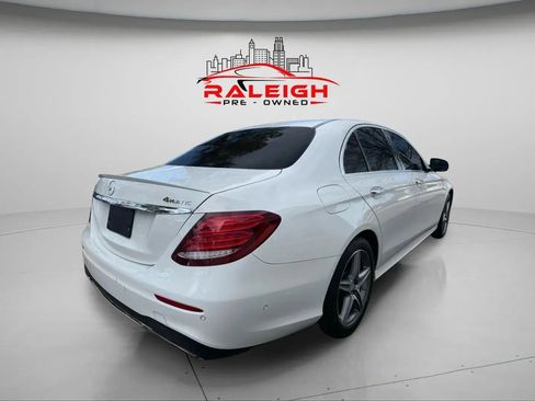 Used 2017 Mercedes-Benz E 300 4MATIC image 4