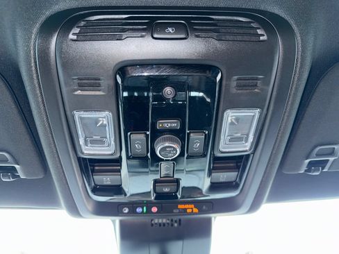 Used 2026 GMC Yukon XL Denali w/ Denali Reserve Package AWD/4WD image 19