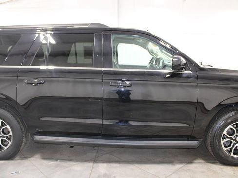 Used 2024 Ford Expedition Max XLT image 11