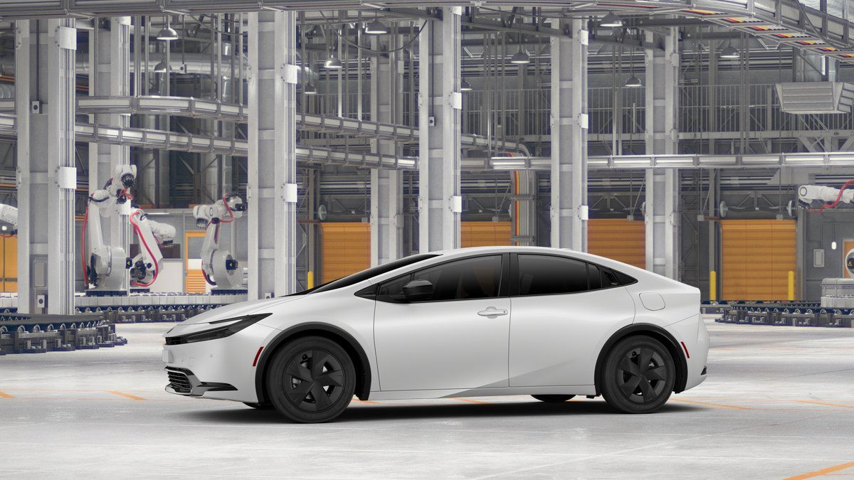 New 2027 Toyota Prius LE FWD image 5