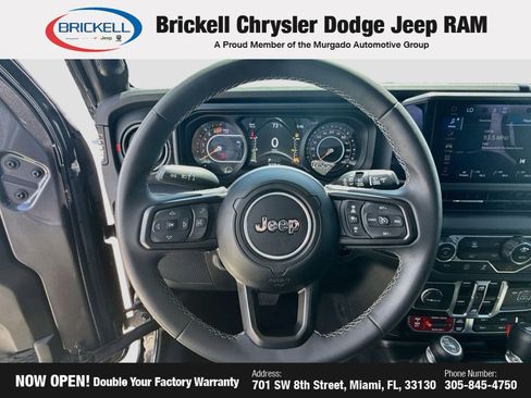 Used 2025 Jeep Wrangler Unlimited Rubicon AWD/4WD image 38