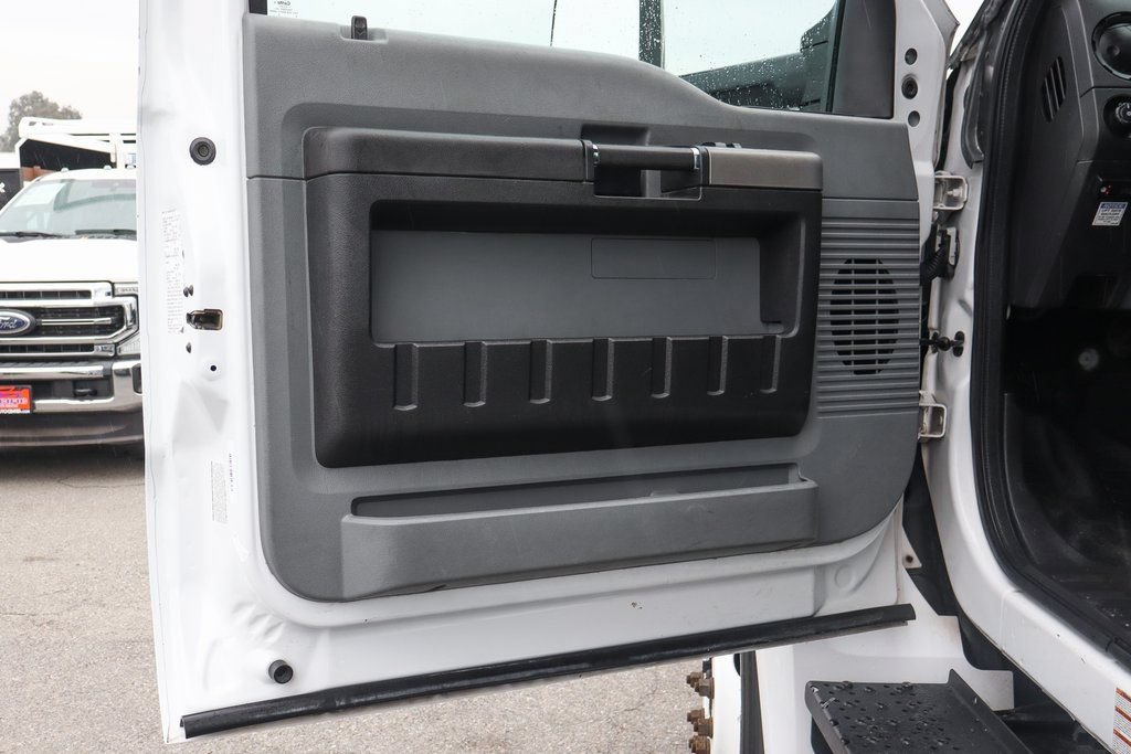 Used 2016 Ford F650 2WD Crew Cab Super Duty image 21