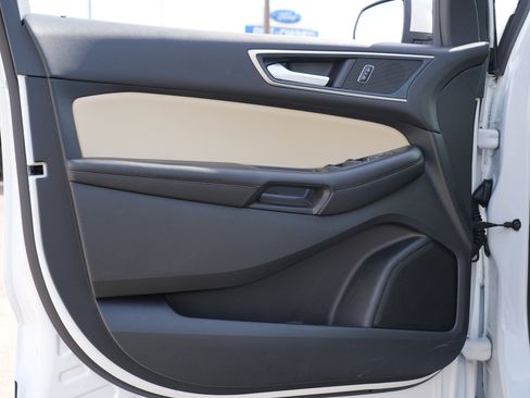 Used 2024 Ford Edge SEL w/ Convenience Package image 16