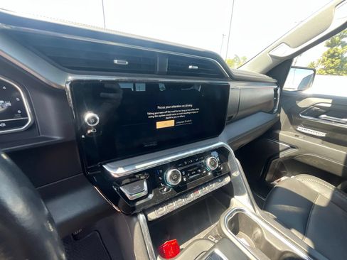 Used 2024 GMC Sierra 1500 Denali AWD/4WD image 10