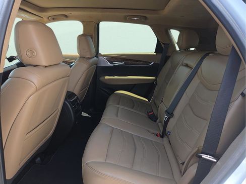 Used 2024 Cadillac XT5 Premium Luxury w/ Platinum Package AWD/4WD image 11