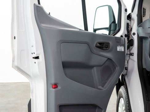 Used 2018 Ford Transit 150 XL image 8