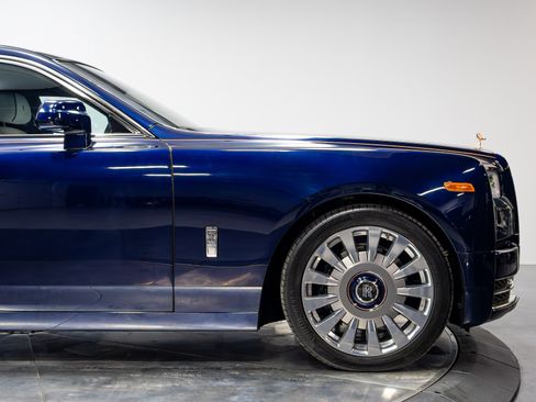 Used 2021 Rolls-Royce Phantom Sedan RWD image 25