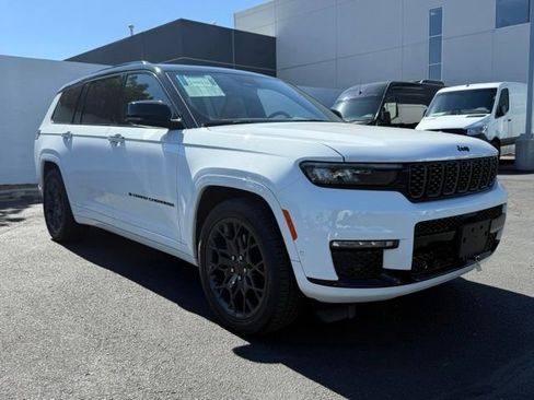 Used 2025 Jeep Grand Cherokee L Summit AWD/4WD image 9