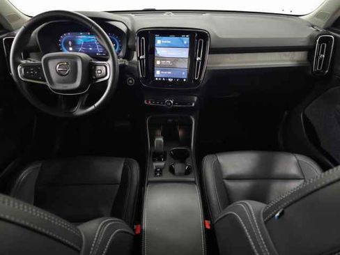 Certified 2025 Volvo XC40 B5 Core image 16