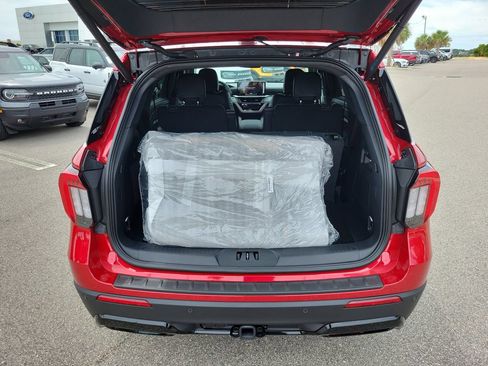 New 2026 Ford Explorer ST-Line w/ ST-Line Street Pack RWD image 9