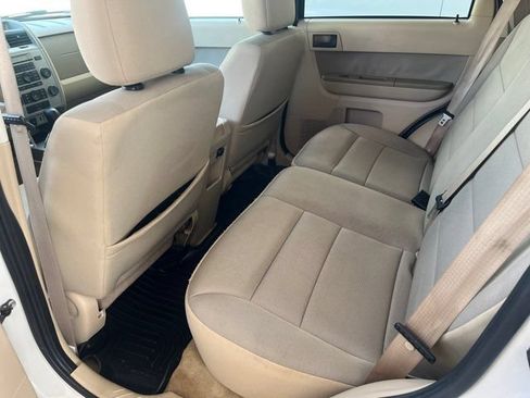 Used 2010 Ford Escape XLT AWD/4WD image 6