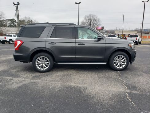 Used 2021 Ford Expedition XLT image 5