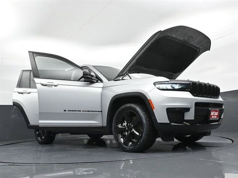 Used 2021 Jeep Grand Cherokee L Laredo RWD image 45