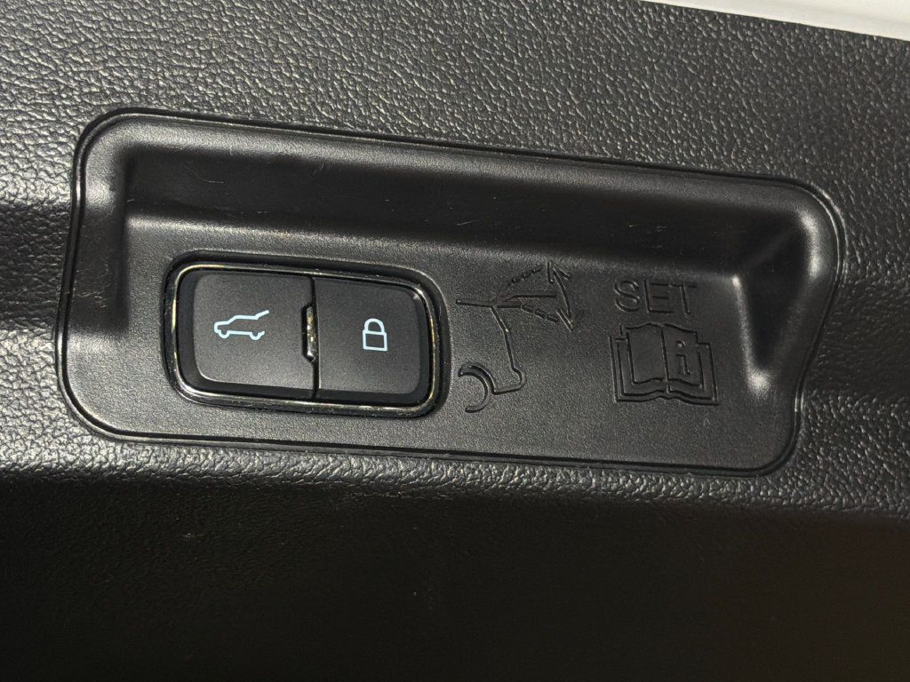 Used 2020 Ford Explorer Limited AWD/4WD image 7