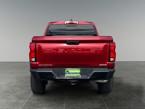 Used 2025 Chevrolet Colorado ZR2 w/ Technology Package AWD/4WD image 7