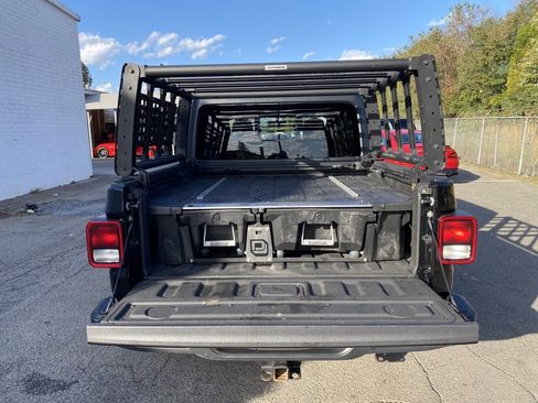 Used 2021 Jeep Gladiator Willys image 15