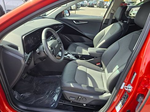 Certified 2023 Kia Niro Wind w/ Wind Preserve Package FWD image 22