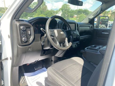 Used 2022 Chevrolet Silverado 2500 Custom w/ Custom Value Package AWD/4WD image 10