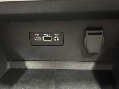 Used 2025 Nissan Altima 2.5 SV FWD image 25