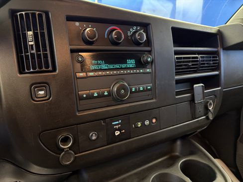Used 2021 Chevrolet Express 2500 w/ Driver Convenience Package image 19