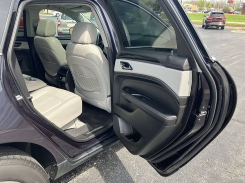 Used 2016 Cadillac SRX Luxury w/ Driver Awareness Package AWD/4WD image 23