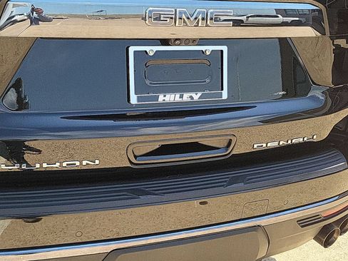 Used 2023 GMC Yukon Denali Ultimate AWD/4WD image 32