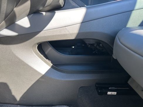 Used 2024 Buick Enclave Premium image 37