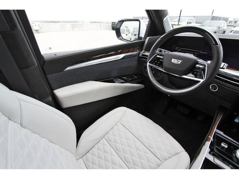 New 2026 Cadillac Escalade Platinum Sport w/ LPO, ONYX Package AWD/4WD image 8