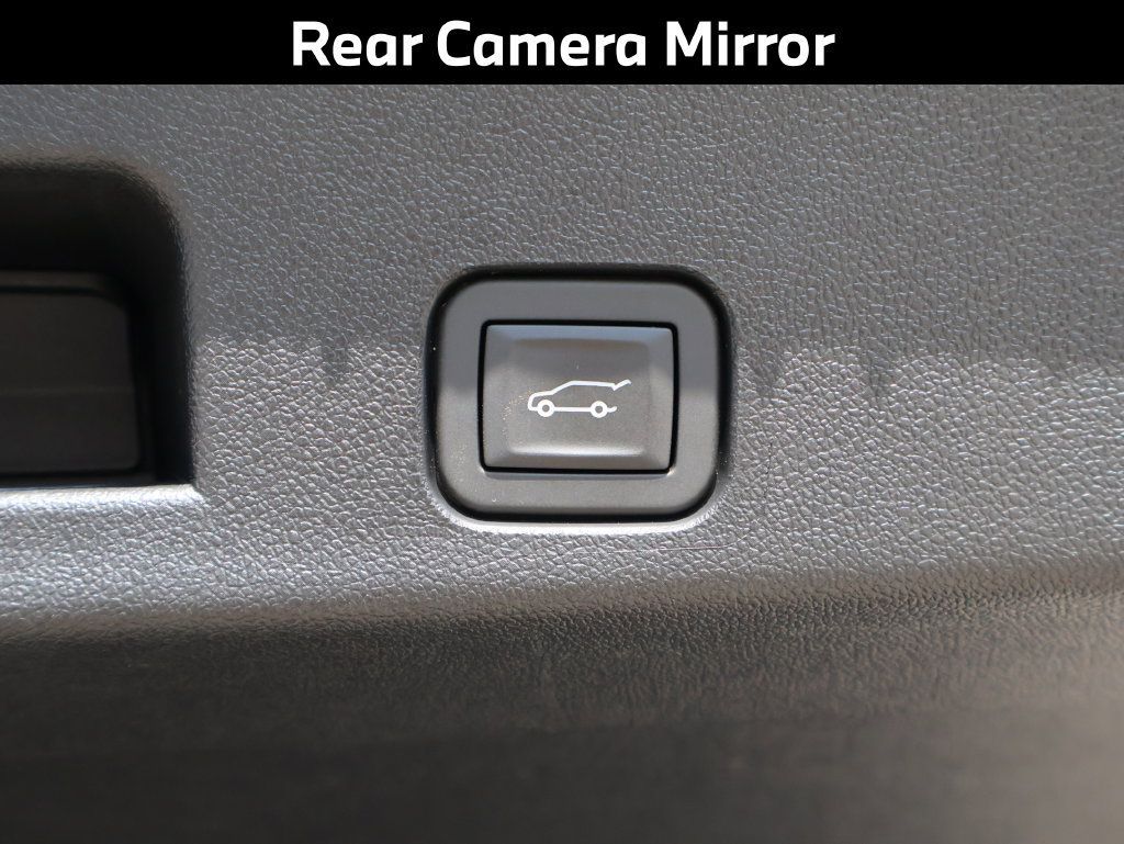 Used 2026 Chevrolet Traverse Z71 w/ Driver Confidence Package AWD/4WD image 18