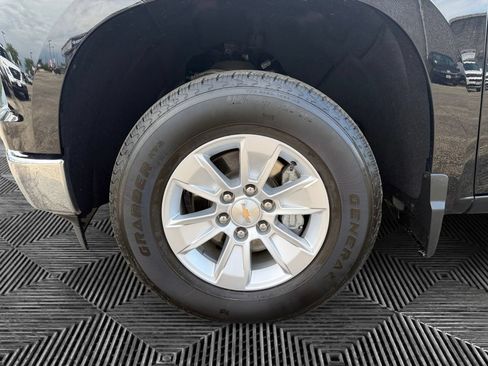 Used 2025 Chevrolet Silverado 1500 LT AWD/4WD image 16