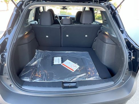 New 2025 Nissan Kicks SV image 24