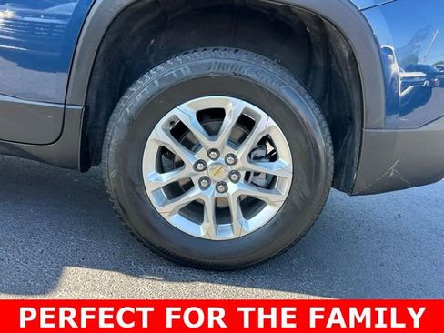 Used 2023 Chevrolet Traverse LS image 10