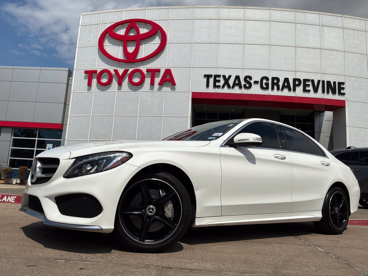 Used 2015 Mercedes-Benz C 400 4MATIC image 2
