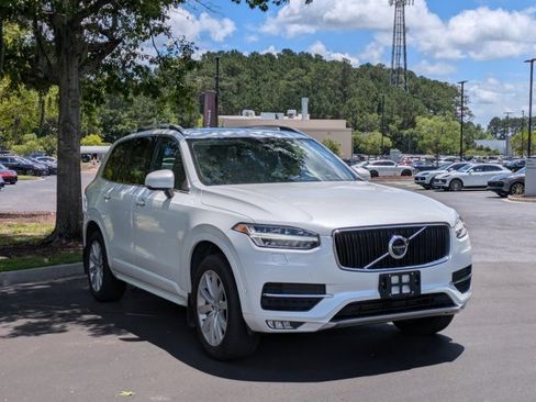Used 2018 Volvo XC90 T6 Momentum w/ Convenience Package AWD/4WD image 3