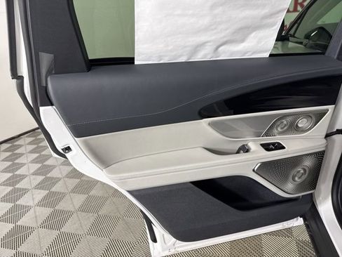 New 2026 Lincoln Nautilus Reserve image 18