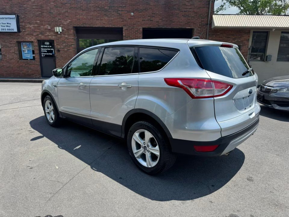 Used 2016 Ford Escape SE AWD/4WD image 9