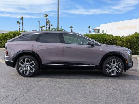 New 2026 Cadillac Optiq Luxury 1 image 33