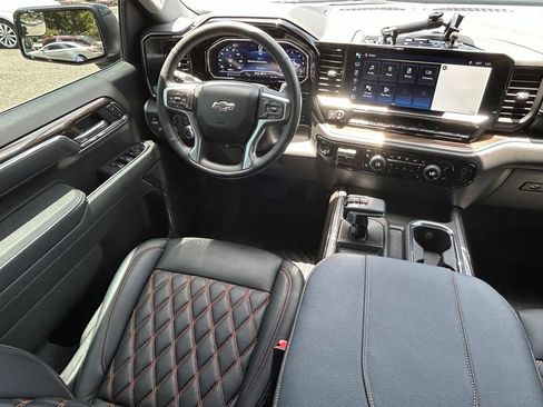 Used 2025 Chevrolet Silverado 1500 LT Trail Boss AWD/4WD image 9