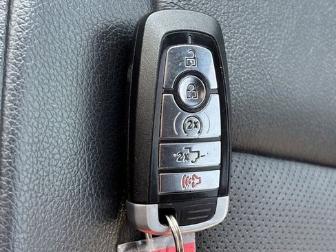 Used 2022 Ford F250 Lariat w/ Black Appearance Package image 52