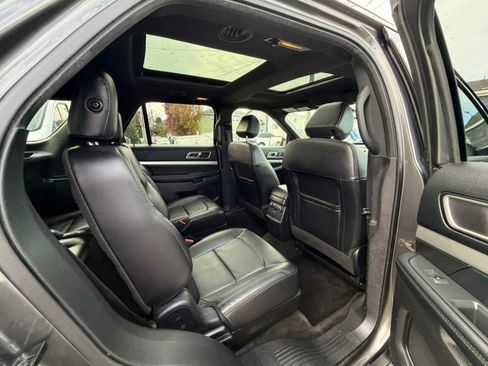 Used 2017 Ford Explorer XLT w/ Equipment Group 202A image 12