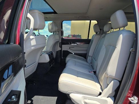 Used 2024 Jeep Wagoneer 2WD w/ Premium Group I image 6