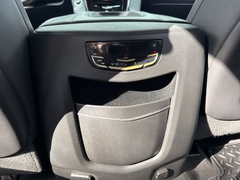 Used 2020 Cadillac Escalade 2WD image 26