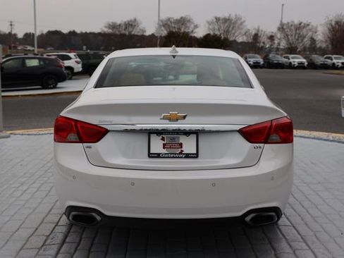 Used 2016 Chevrolet Impala LTZ w/ Enhanced Convenience Package image 4